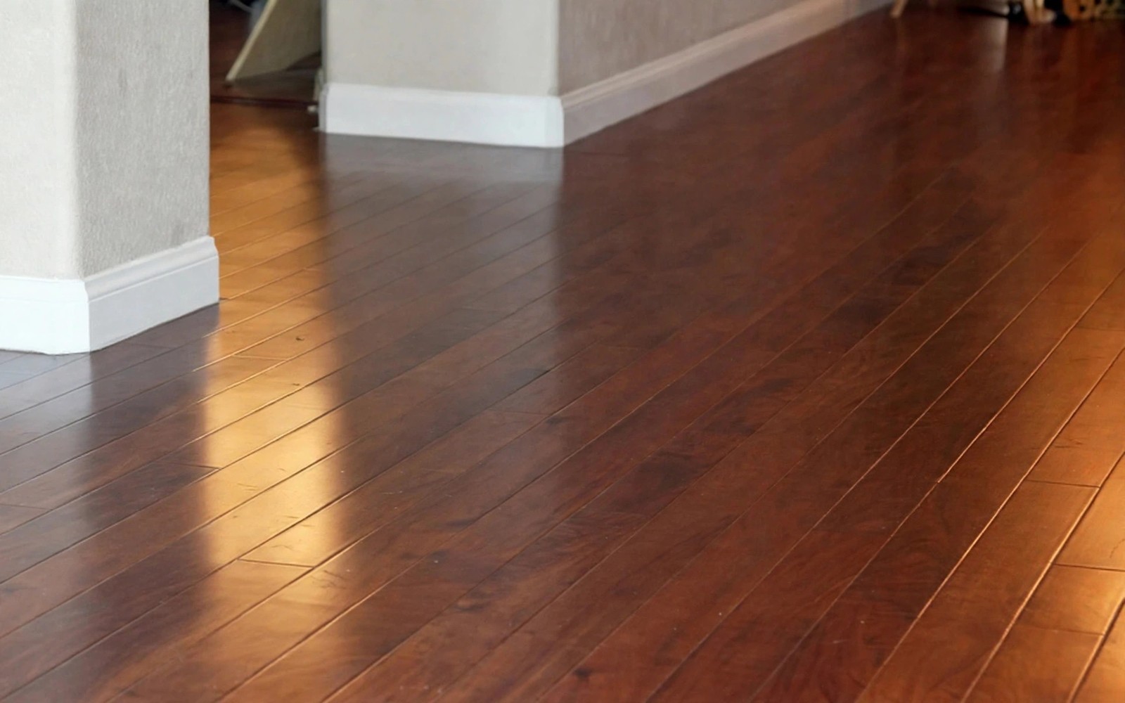 Illustrative example: the same room with the floor dry, repaired and clean after water damage restoration